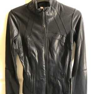 Lululemon define jacket NWT size 4